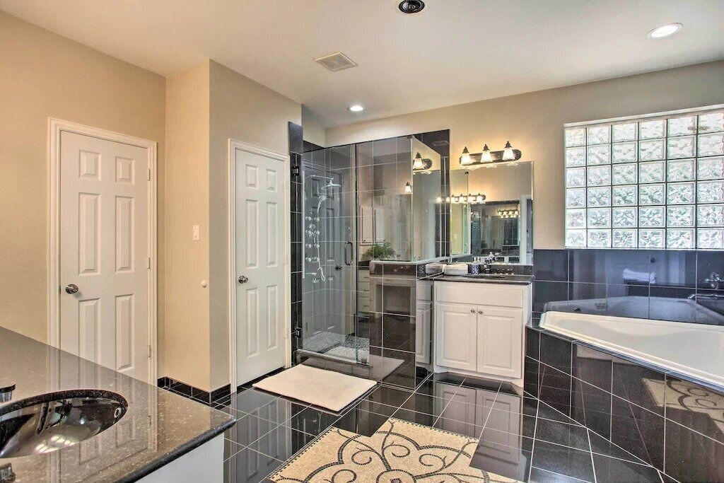 Photo of Bathroom in Allen