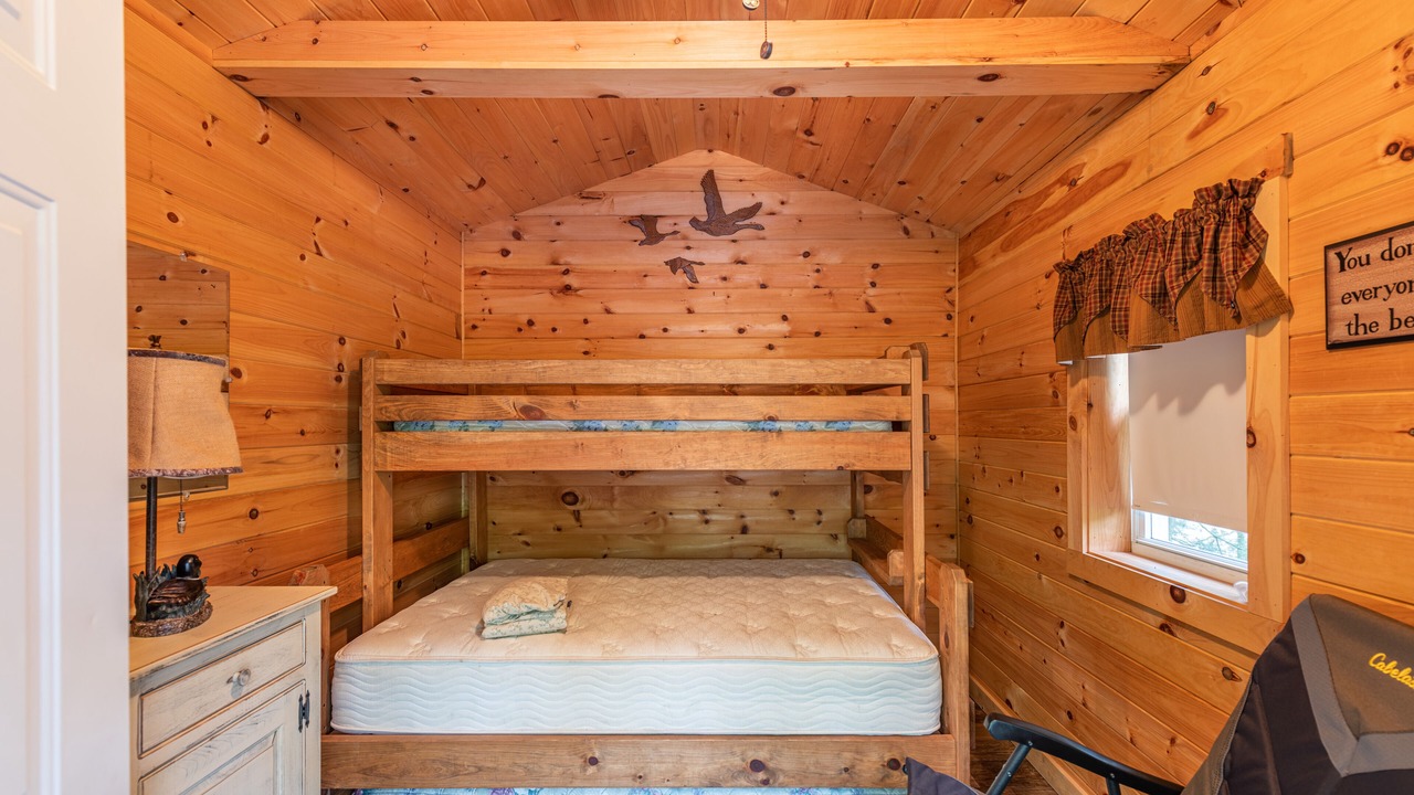 Photo of Bedroom in Reedsville