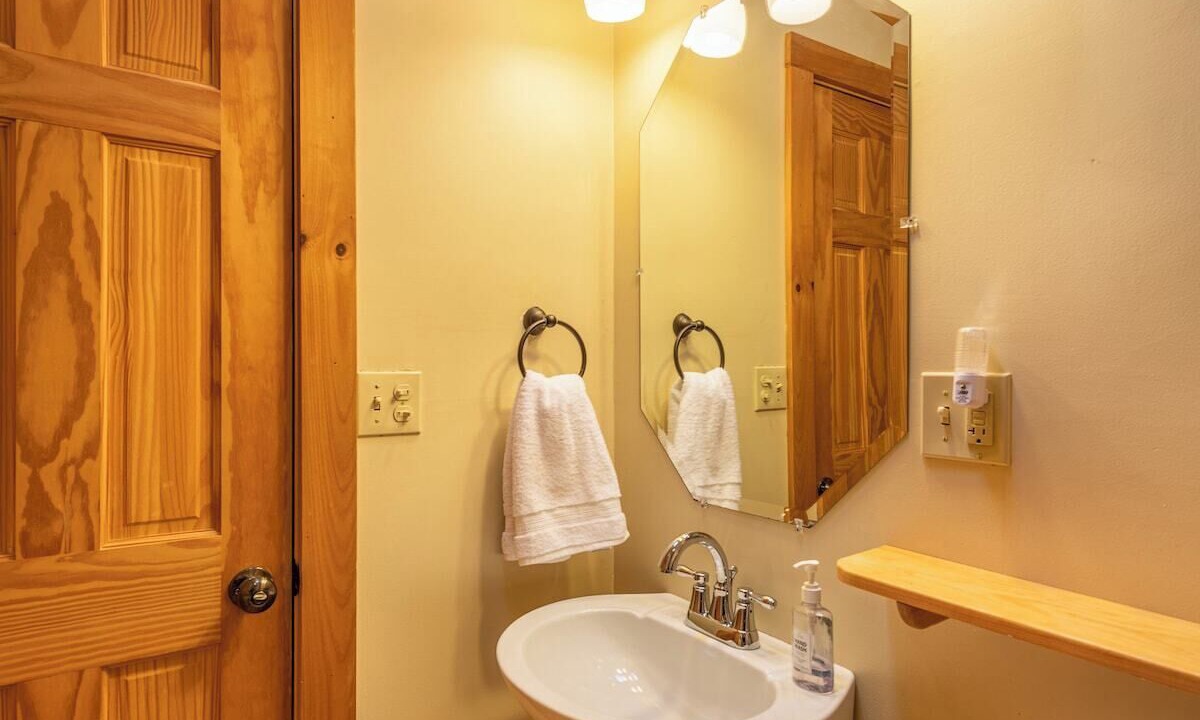 Photo of Bathroom in Reedsville