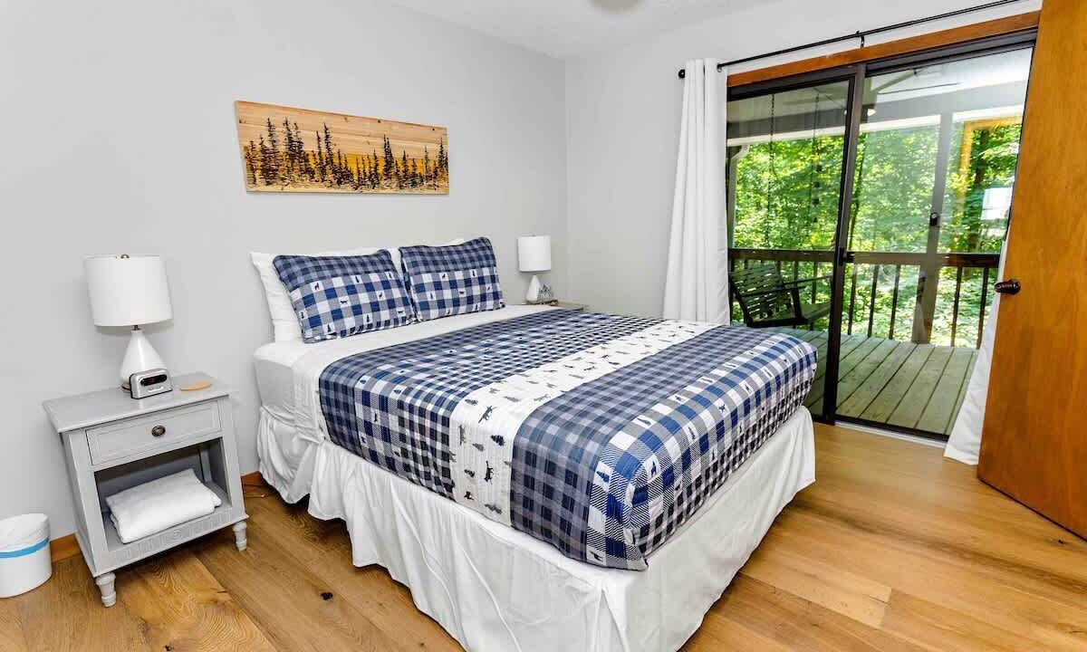 Photo of Bedroom in Lake Lure