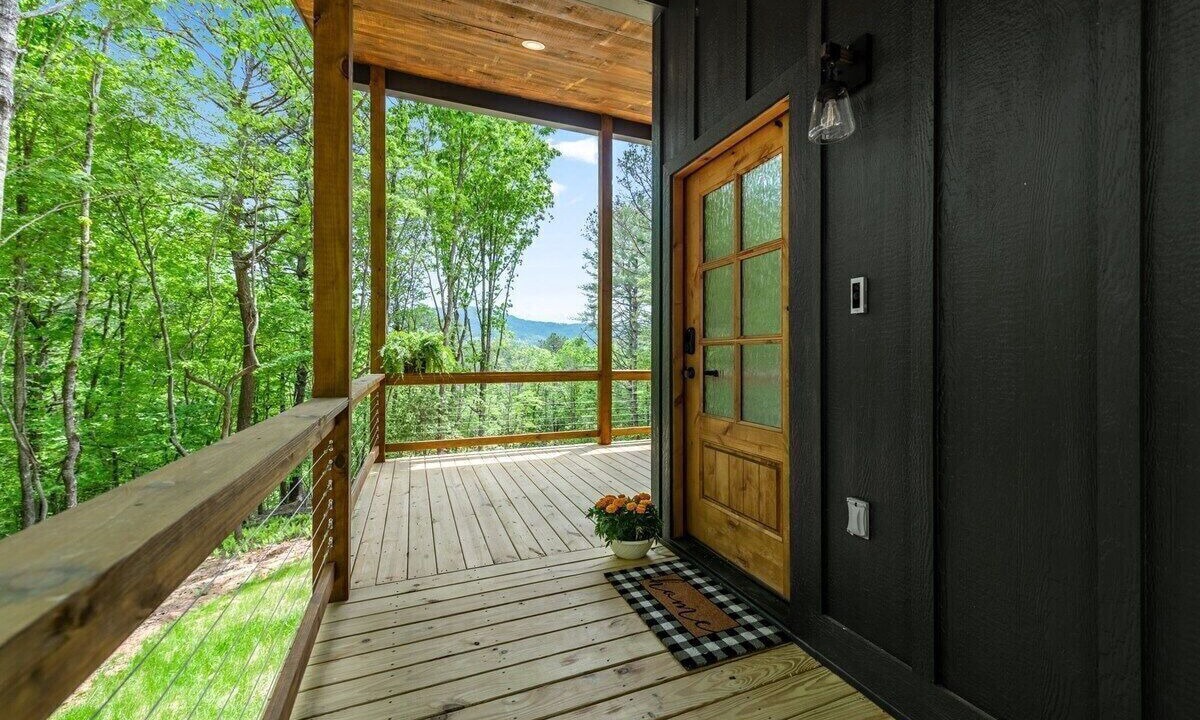 Photo of Outdoor in Mineral Bluff