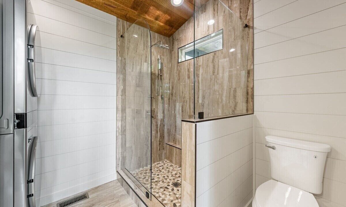 Photo of Bathroom in Mineral Bluff