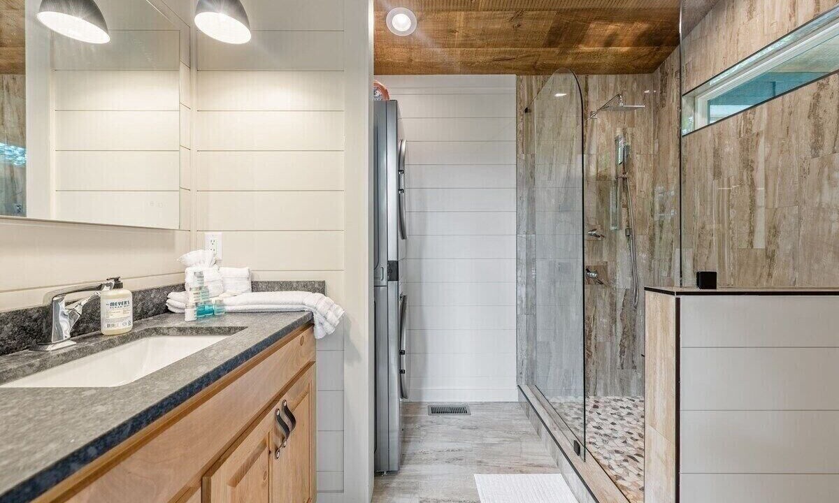 Photo of Bathroom in Mineral Bluff