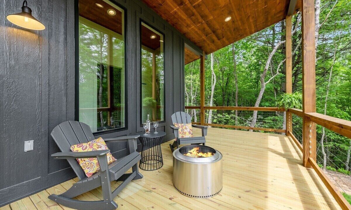 Photo of Outdoor in Mineral Bluff