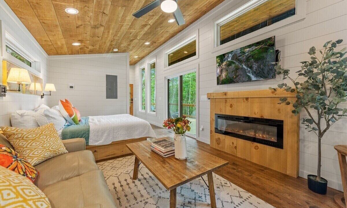 Photo of Bedroom in Mineral Bluff