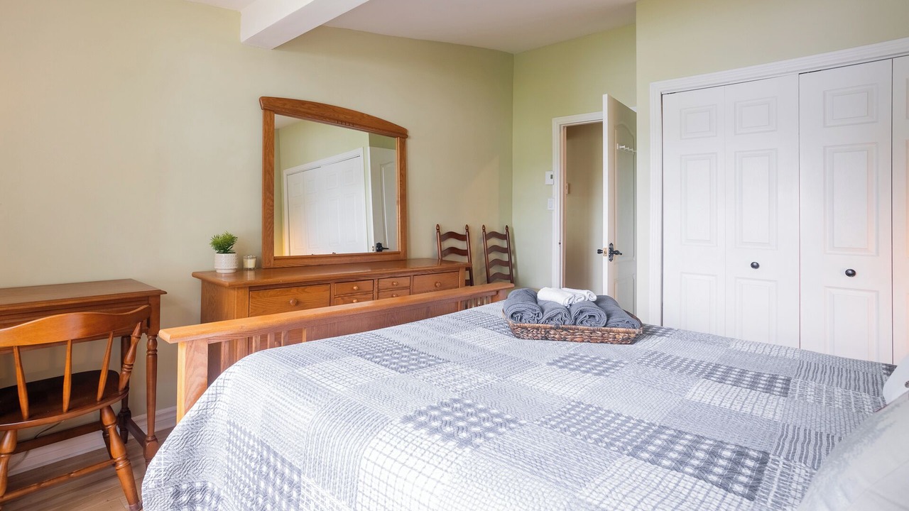 Photo of Bedroom in Asbestos