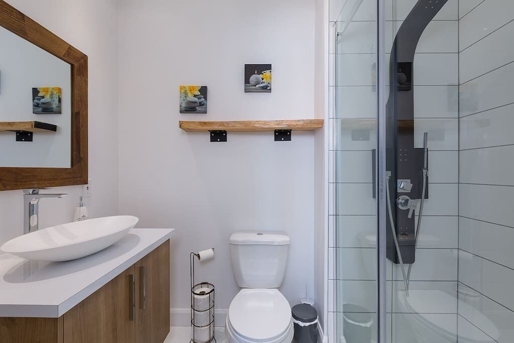 Photo of Bathroom in Saint Pierre d'Orleans