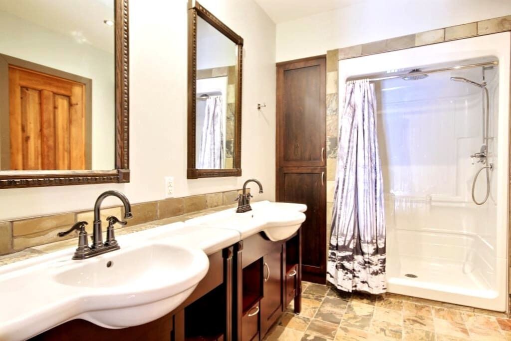 Photo of Bathroom in Saint-Tite-des-Caps