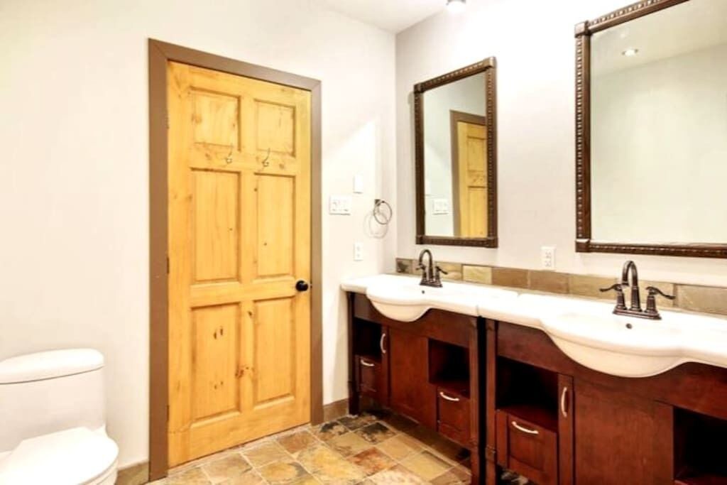 Photo of Bathroom in Saint-Tite-des-Caps