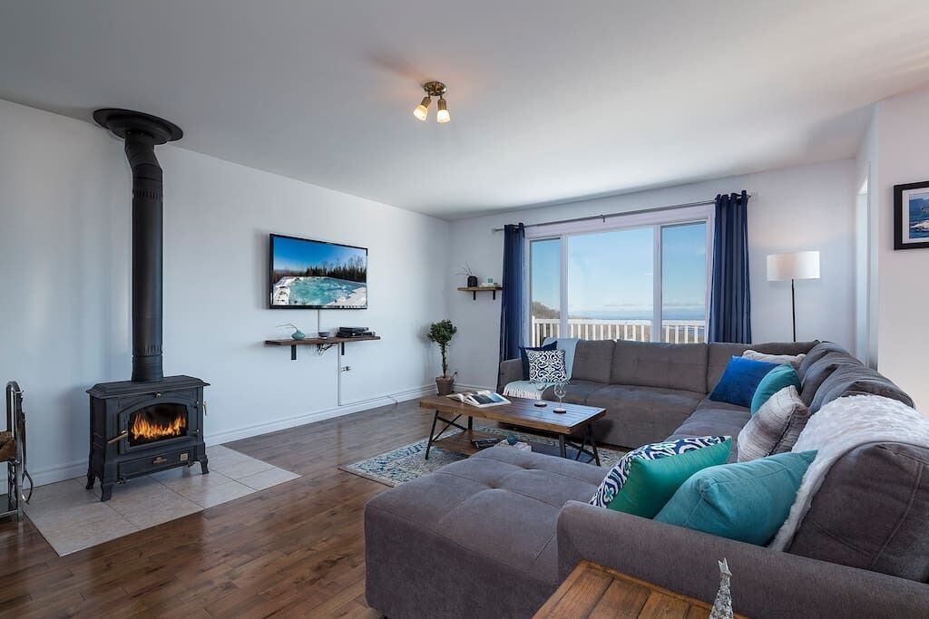 Photo of Livingroom in Petite-Riviere-Saint-Francois