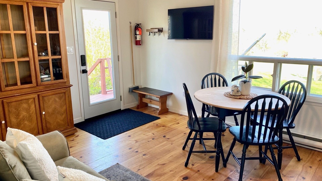 Photo of Livingroom in French River