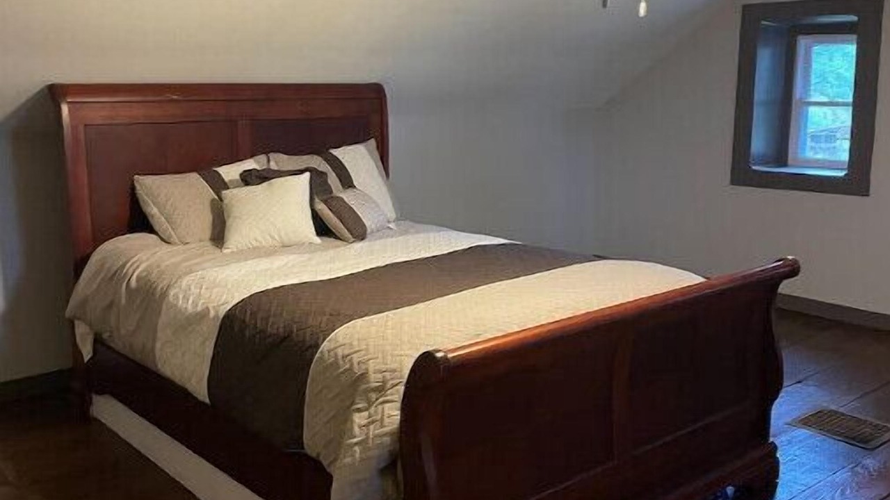 Photo of Bedroom in Mount Sterling