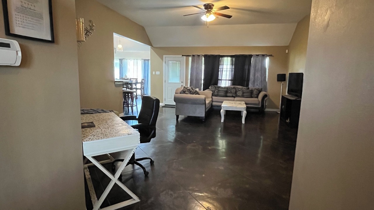 Photo of Livingroom in LaPlace