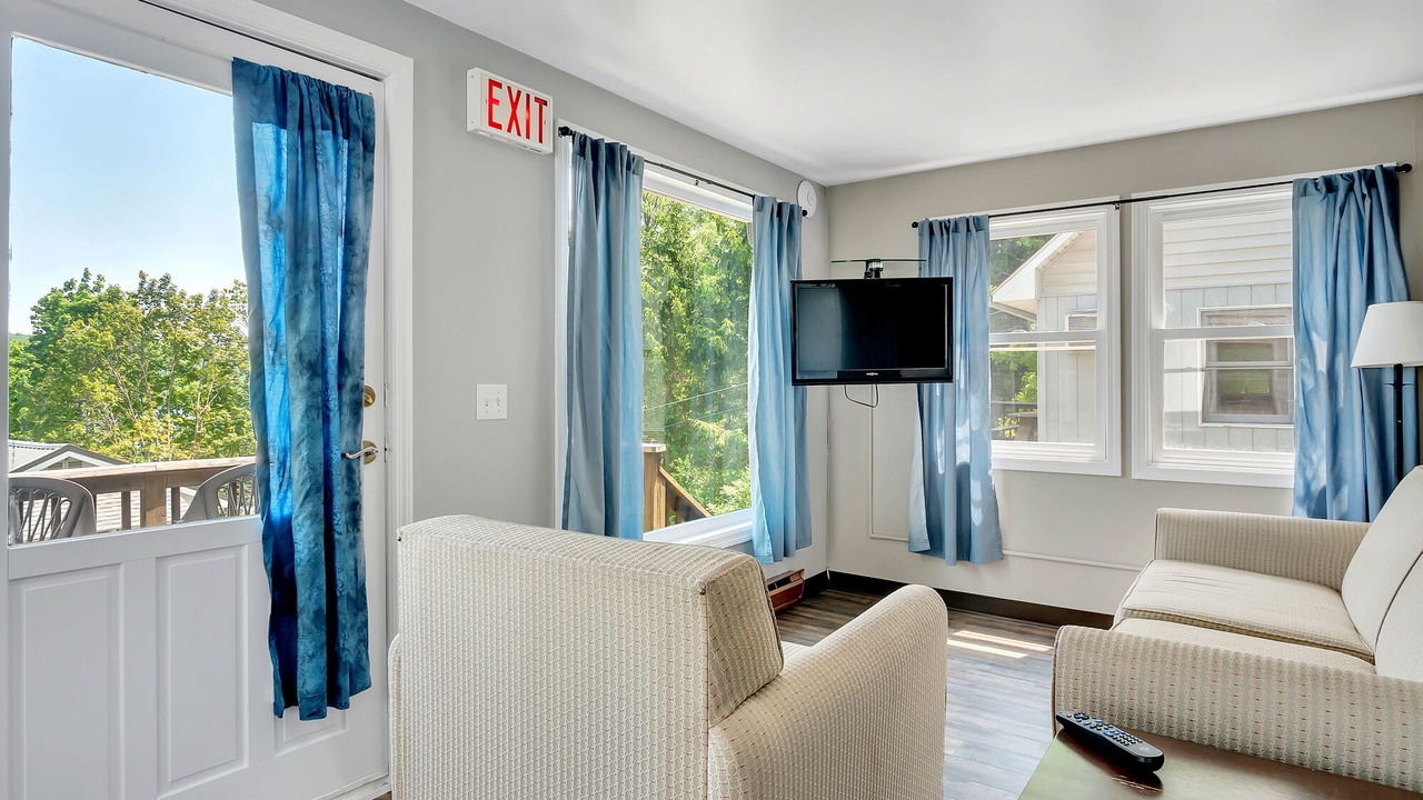 Photo of Livingroom in Cooperstown