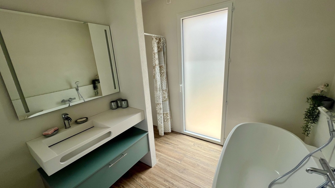 Photo of Bathroom in Angoulins