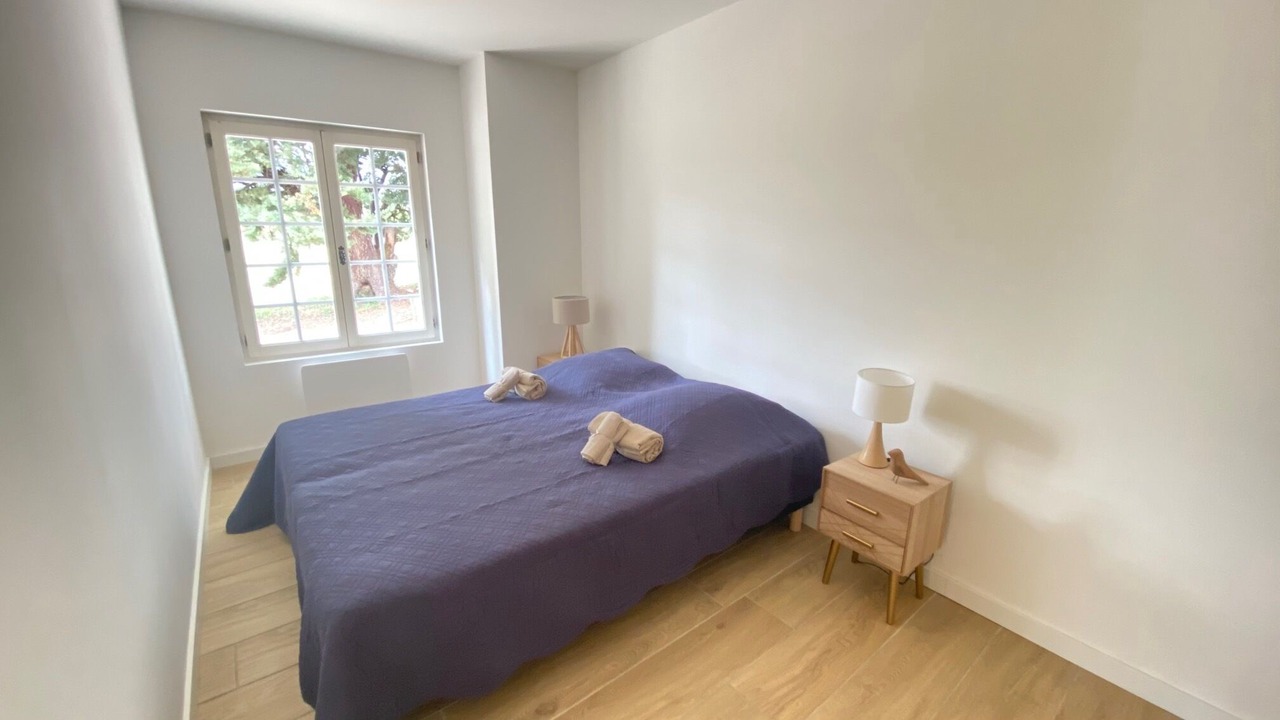 Photo of Bedroom in Saint-Michel-l'Observatoire