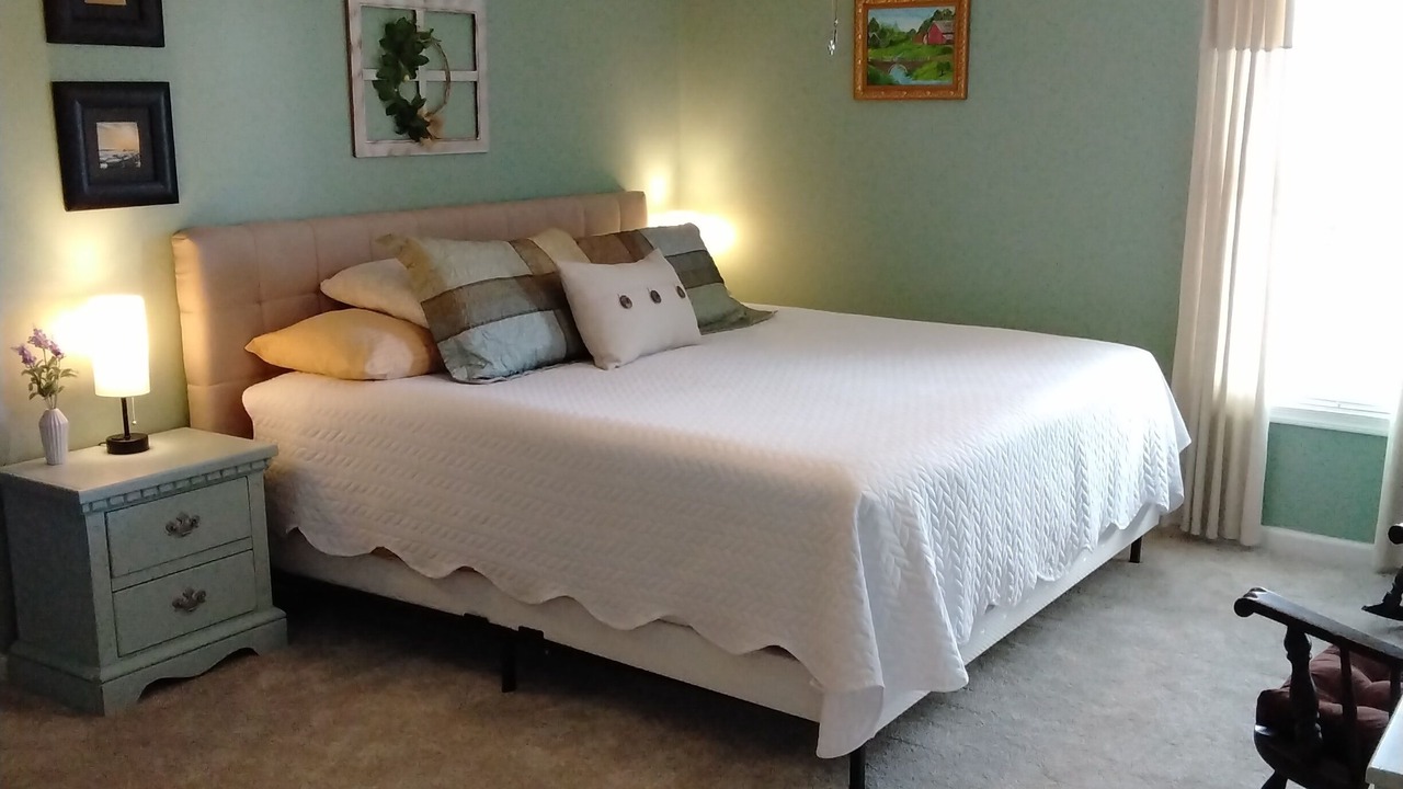Photo of Bedroom in Goode