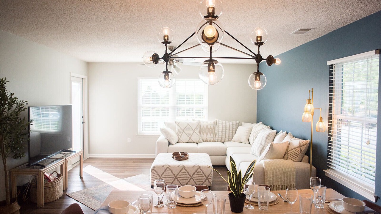 Photo of Livingroom in Six Mile