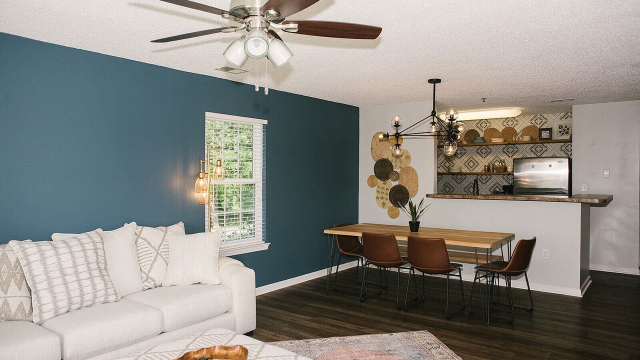 Photo of Livingroom in Six Mile