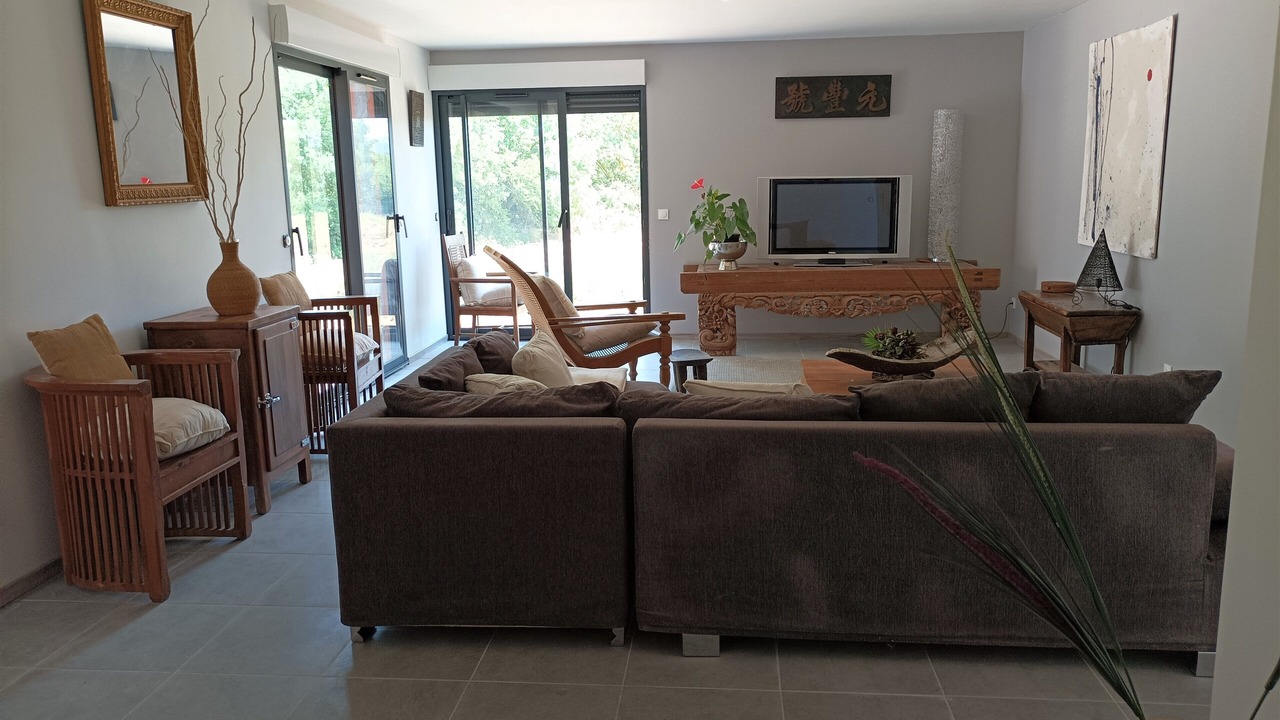 Photo of Livingroom in Cournonsec