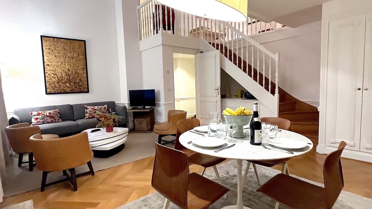 Photo of Others in Champs-Elysees