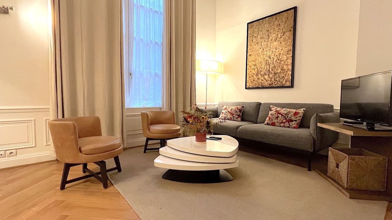 Photo of Livingroom in Champs-Elysees
