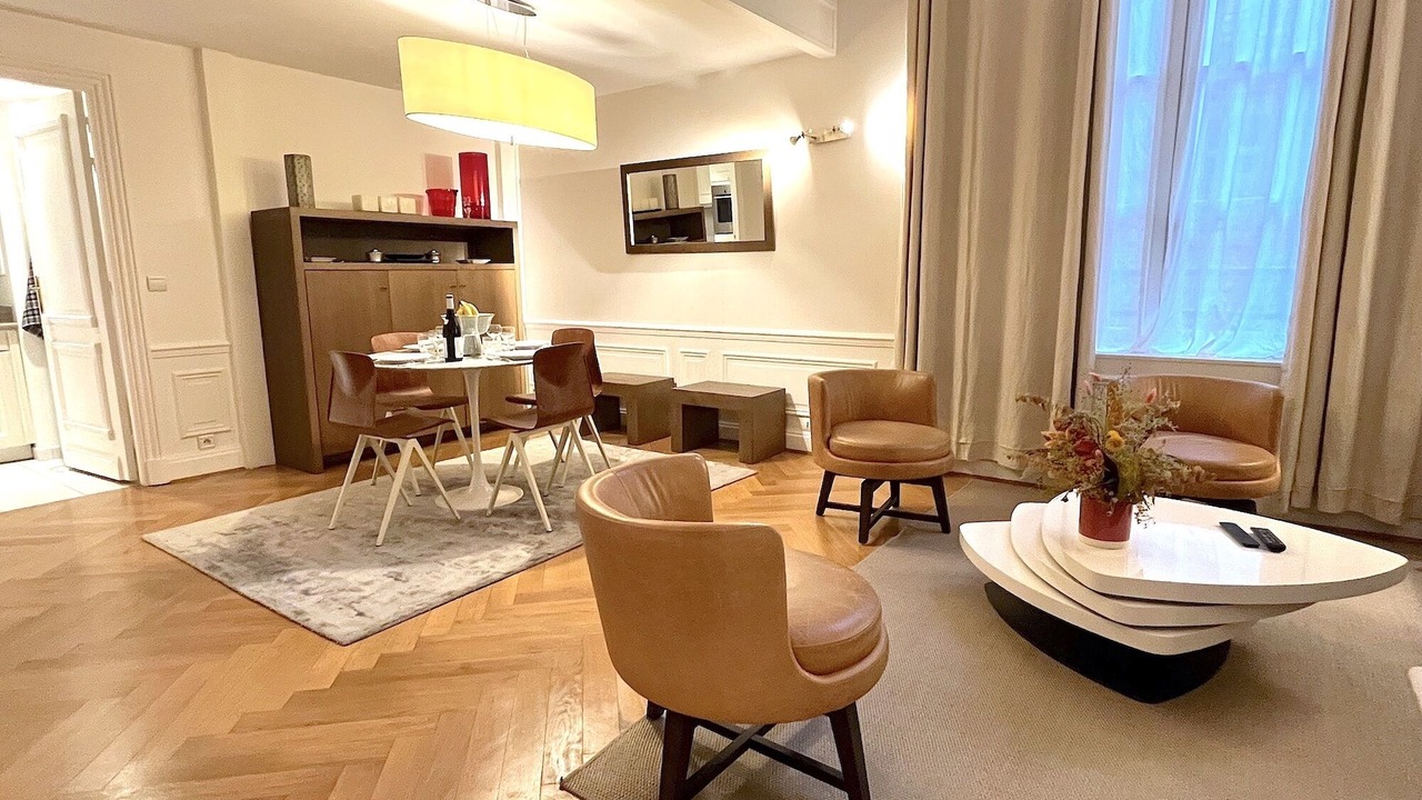 Photo of Others in Champs-Elysees