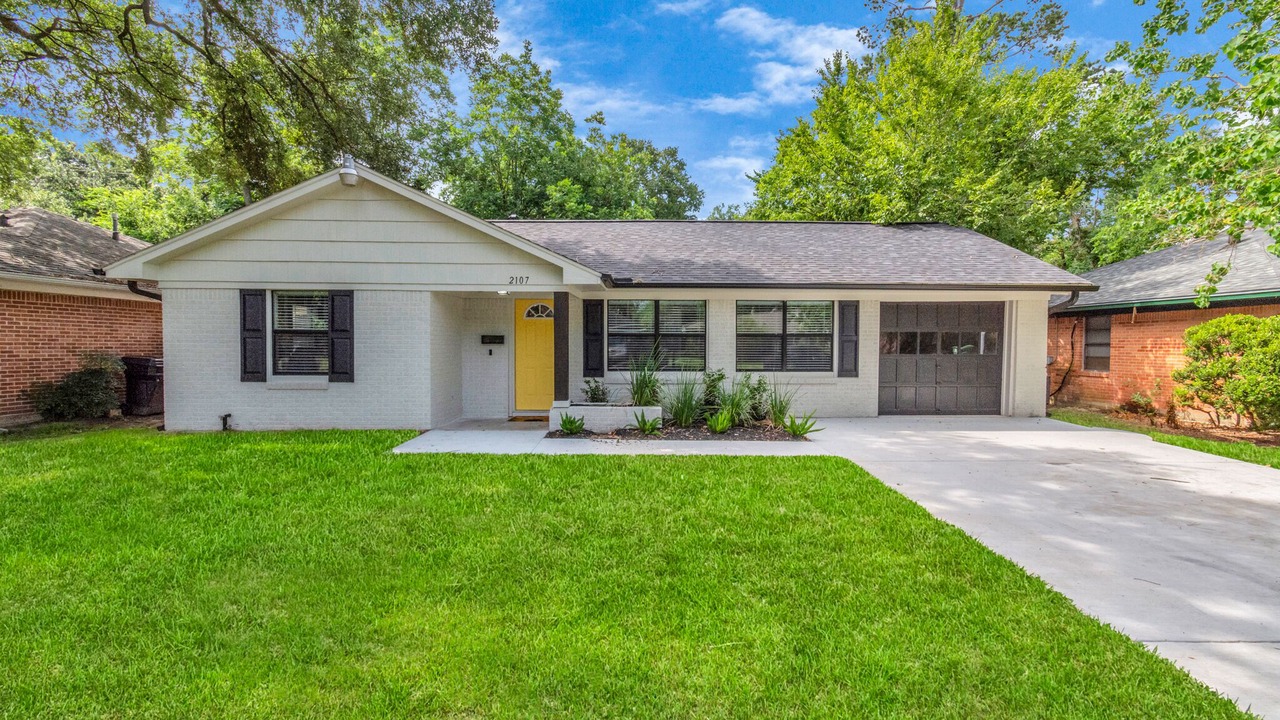 Photo of Outdoor in Garden Oaks