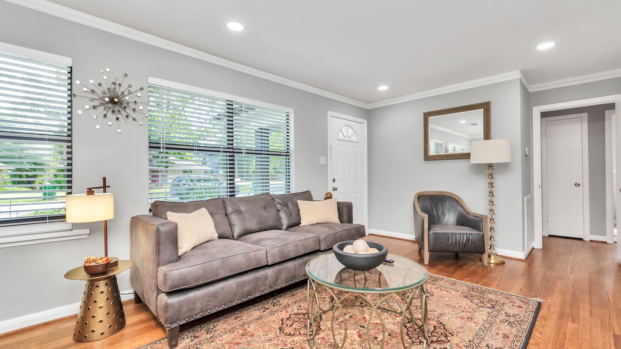 Photo of Livingroom in Garden Oaks