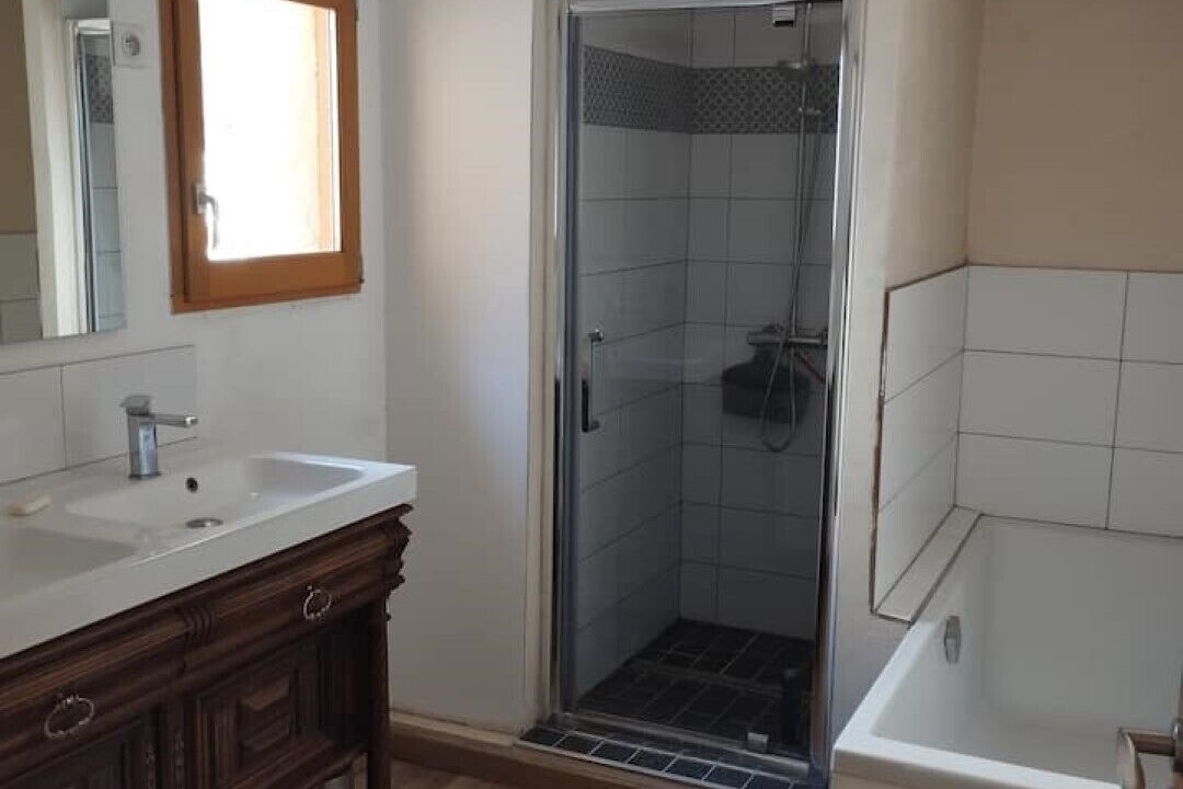 Photo of Bathroom in Courthezon