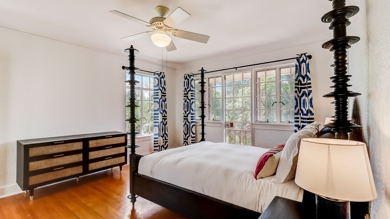 Photo of Bedroom in Oak Park - Northwood
