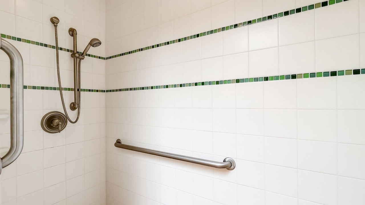 Photo of Bathroom in Oak Park - Northwood