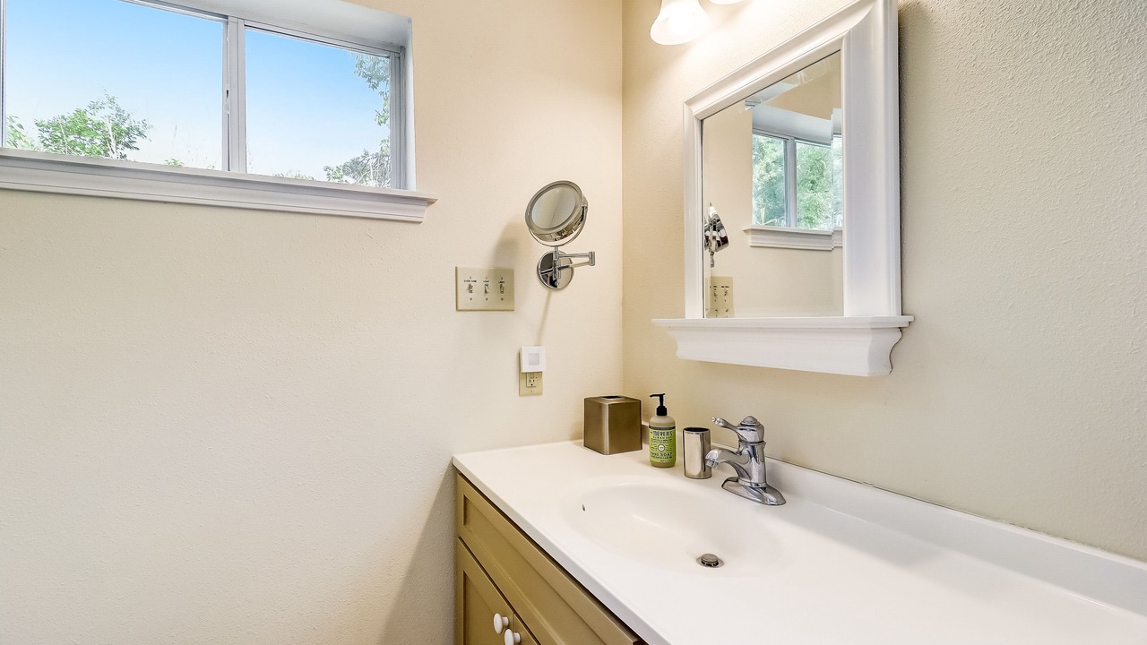 Photo of Bathroom in Oak Park - Northwood
