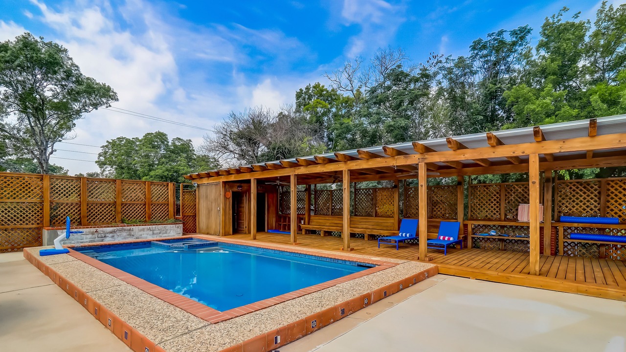 Photo of Outdoor in Oak Park - Northwood