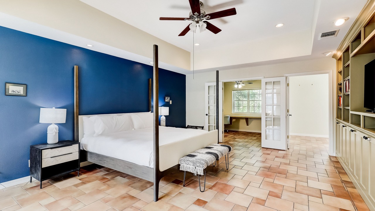 Photo of Bedroom in Oak Park - Northwood