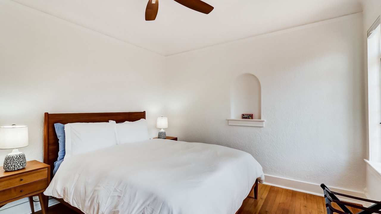 Photo of Bedroom in Oak Park - Northwood