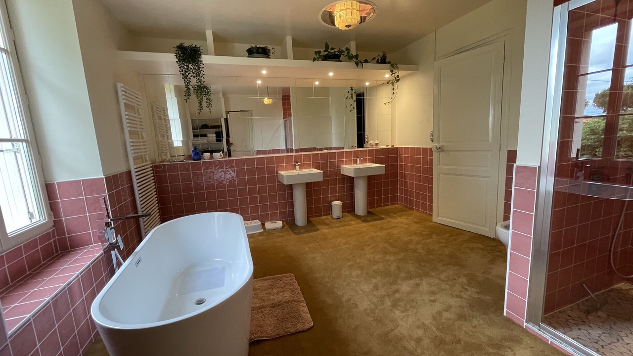 Photo of Bathroom in La Creche