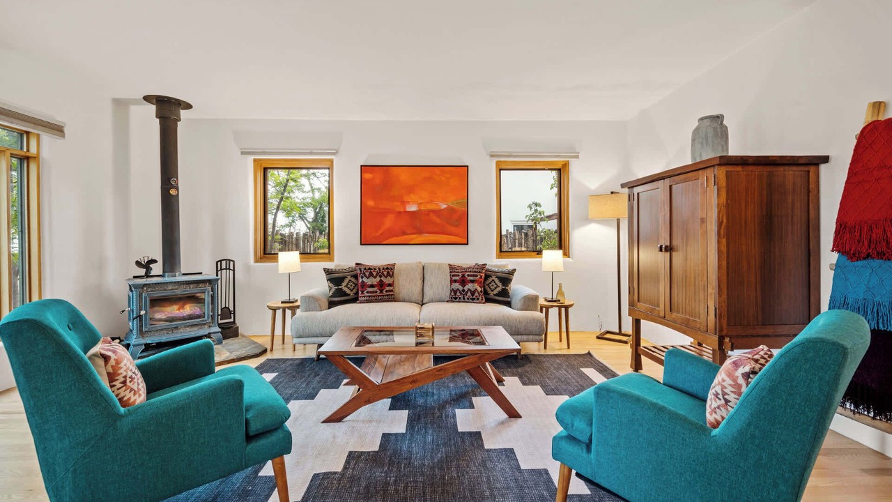 Photo of Livingroom in South Capitol
