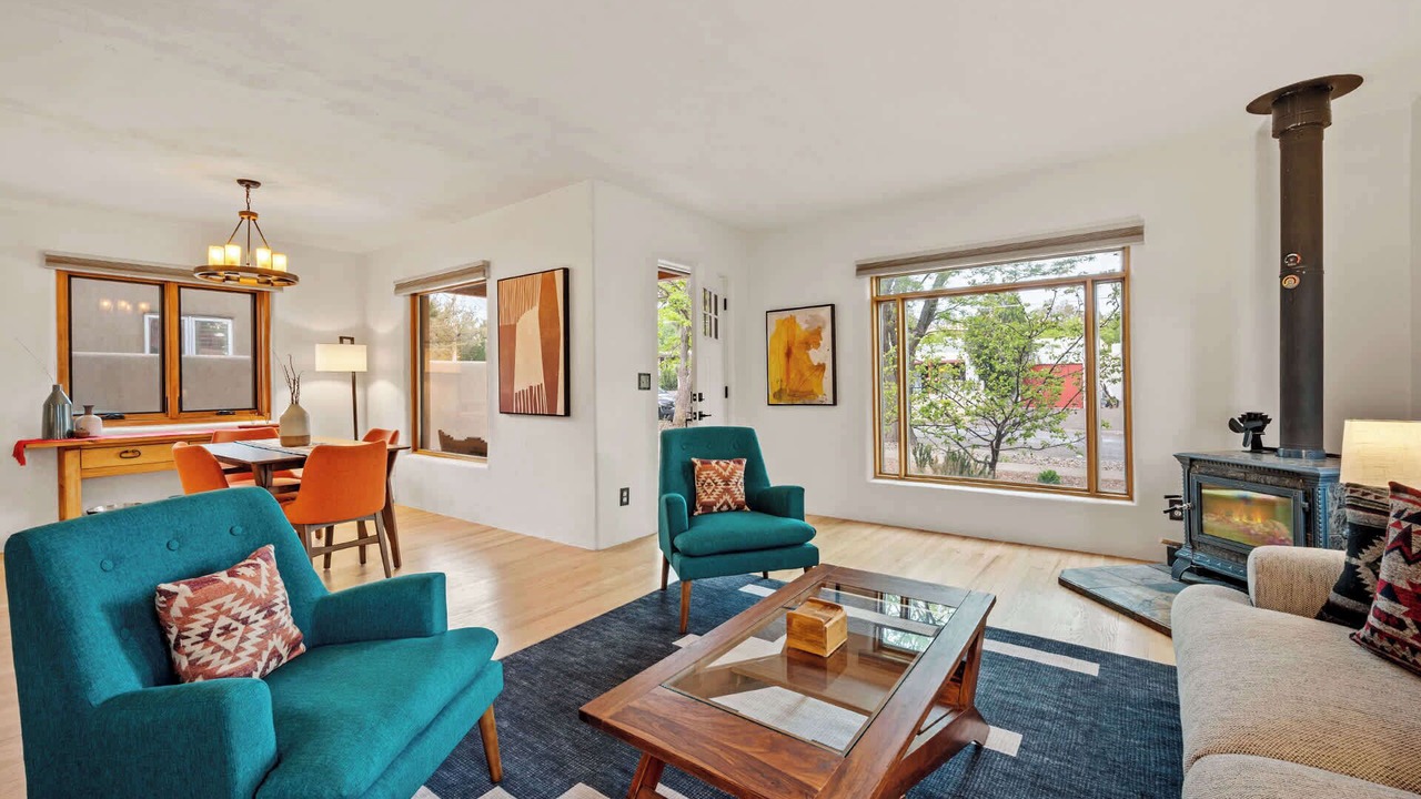 Photo of Livingroom in South Capitol