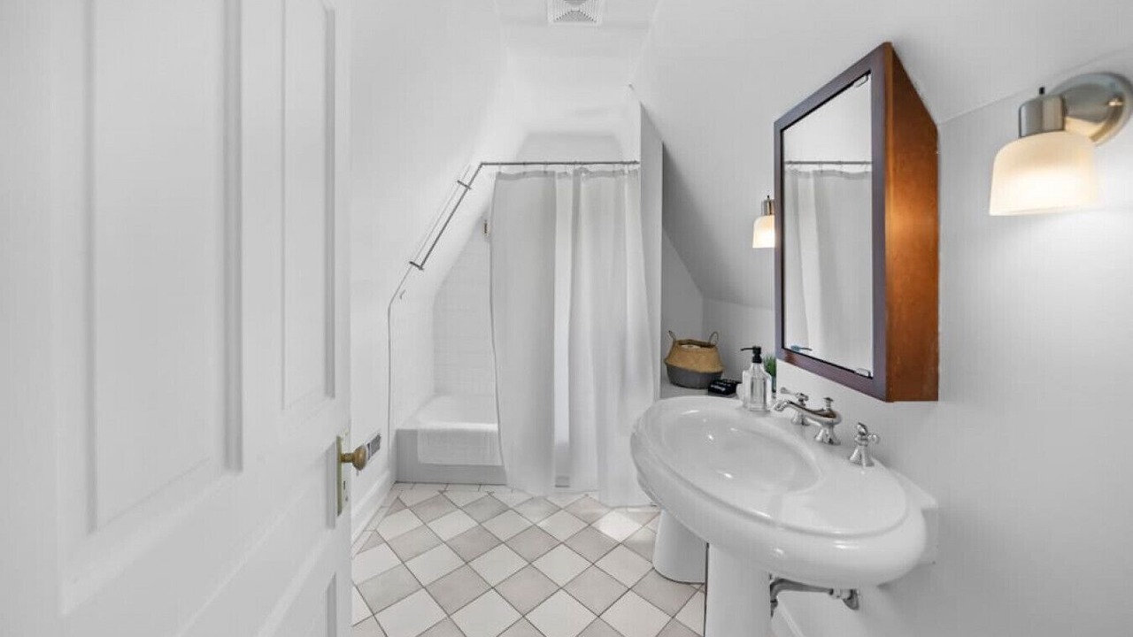 Photo of Bathroom in Hyde Park
