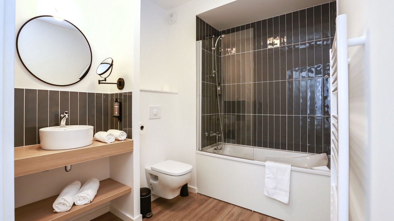Photo of Bathroom in La Fayette-Eble