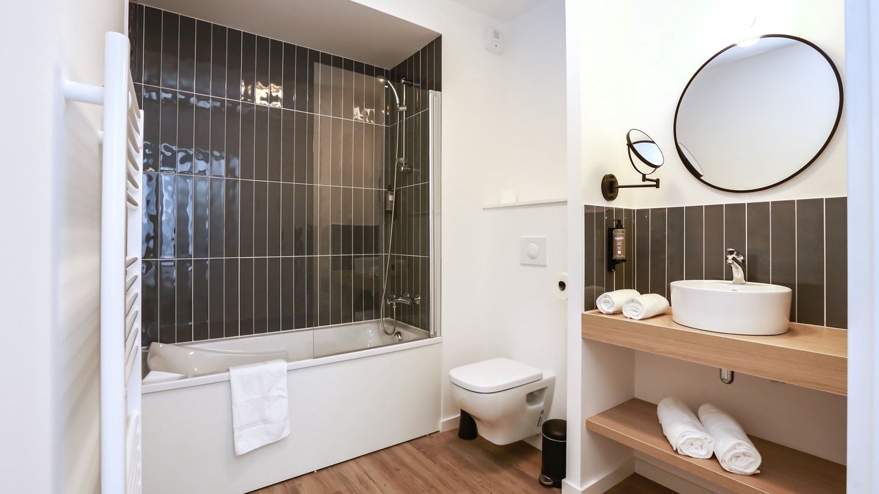 Photo of Bathroom in La Fayette-Eble