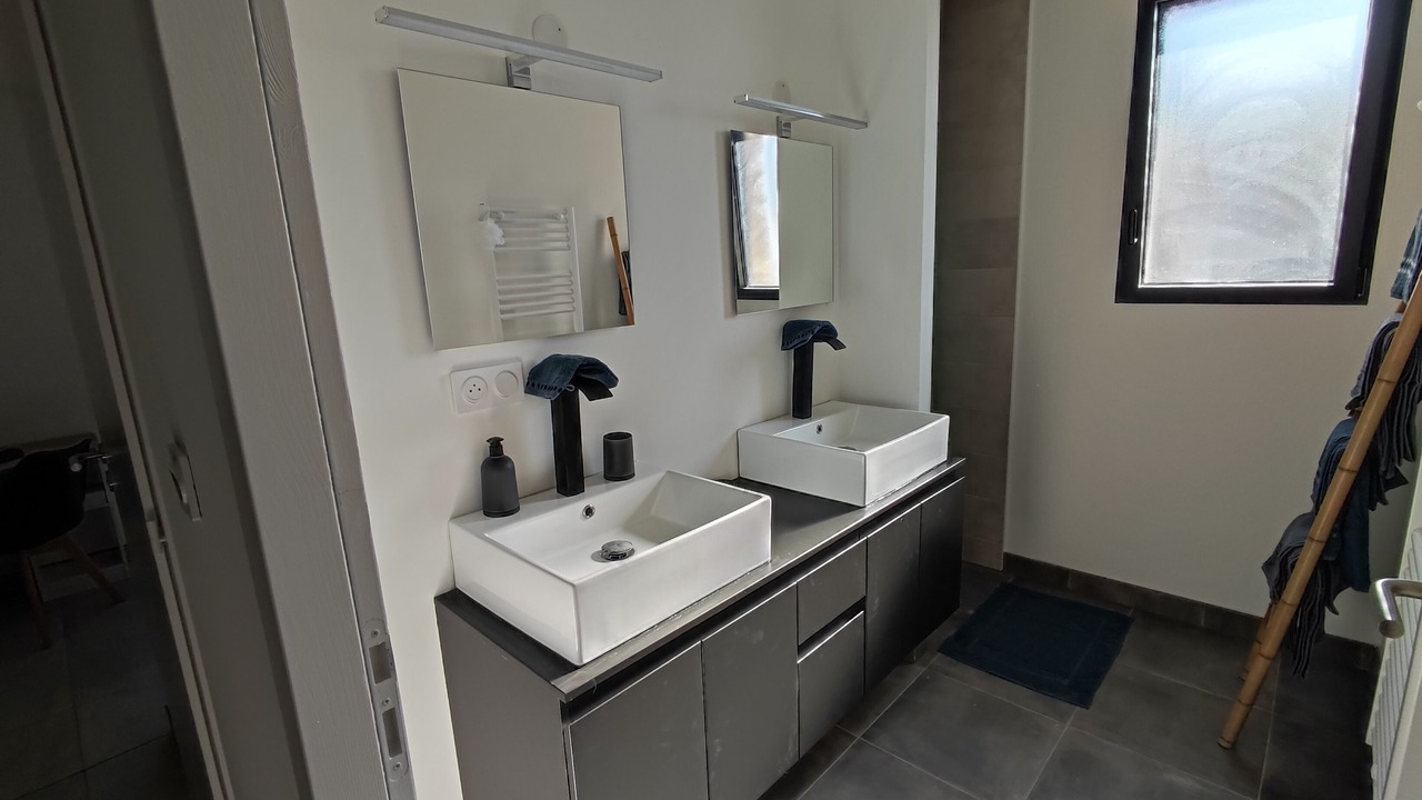 Photo of Bathroom in Angles