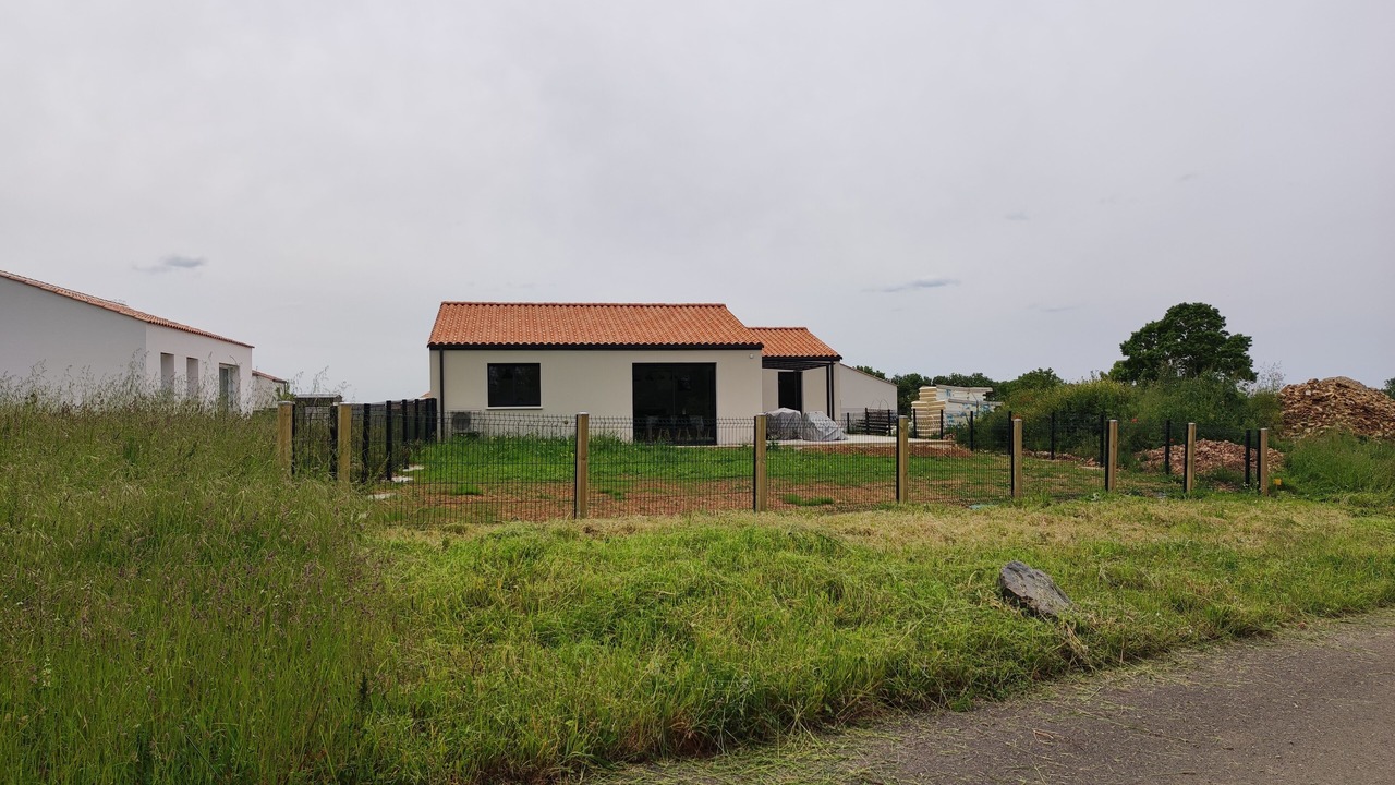 Photo of Outdoor in Angles