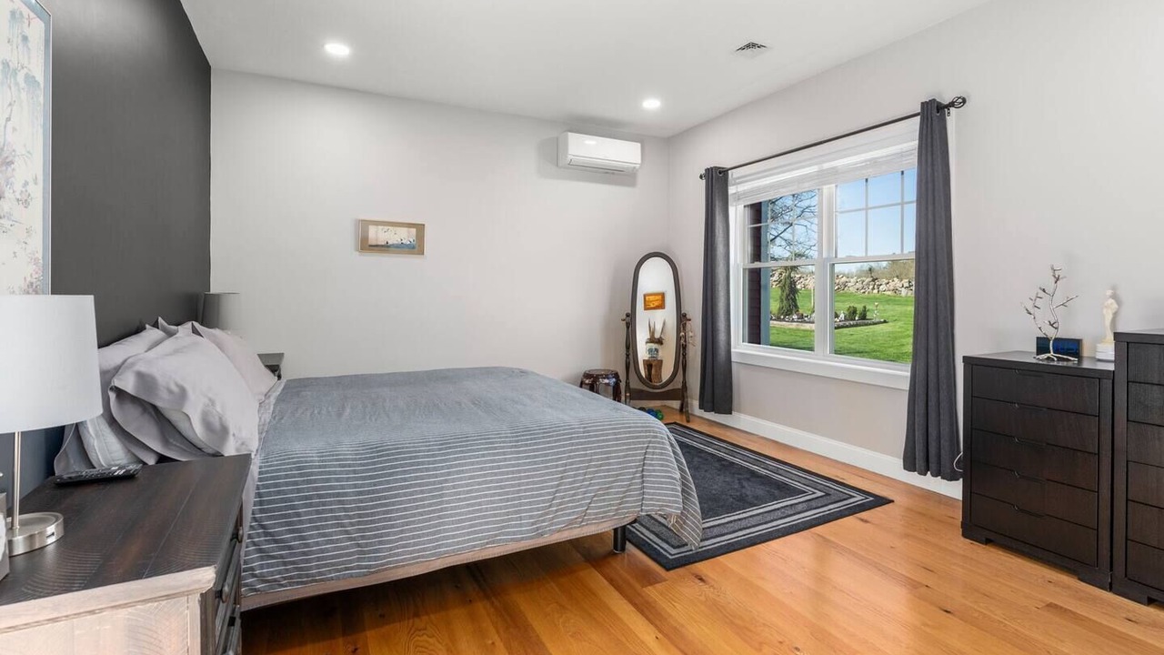 Photo of Others in Uxbridge