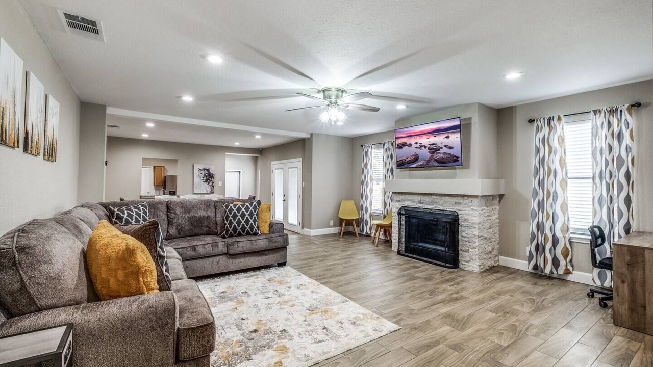 Photo of Bedroom in Woodridge