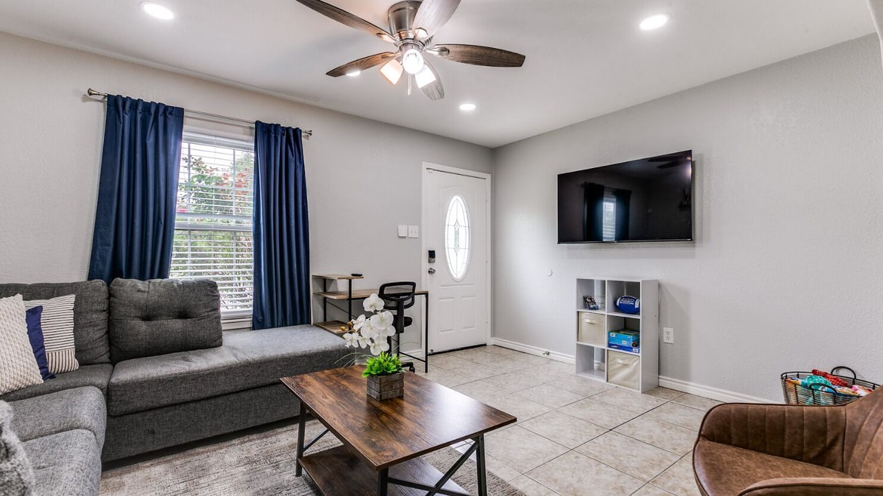 Photo of Livingroom in West San Antonio