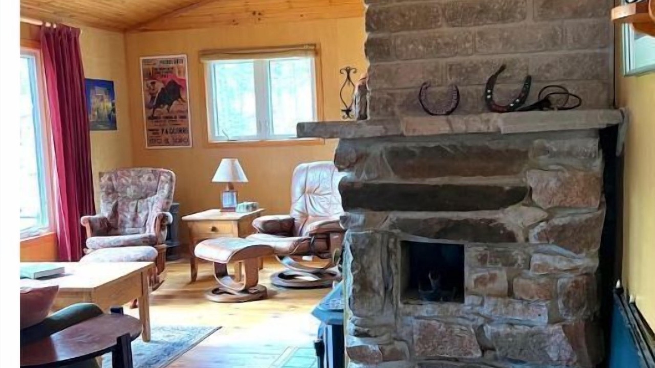 Photo of Livingroom in Kinmount