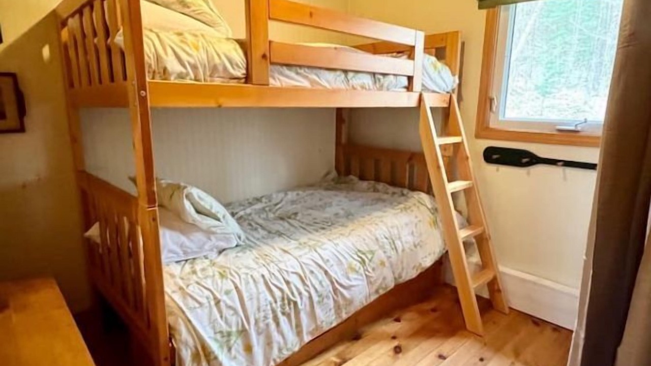 Photo of Bedroom in Kinmount