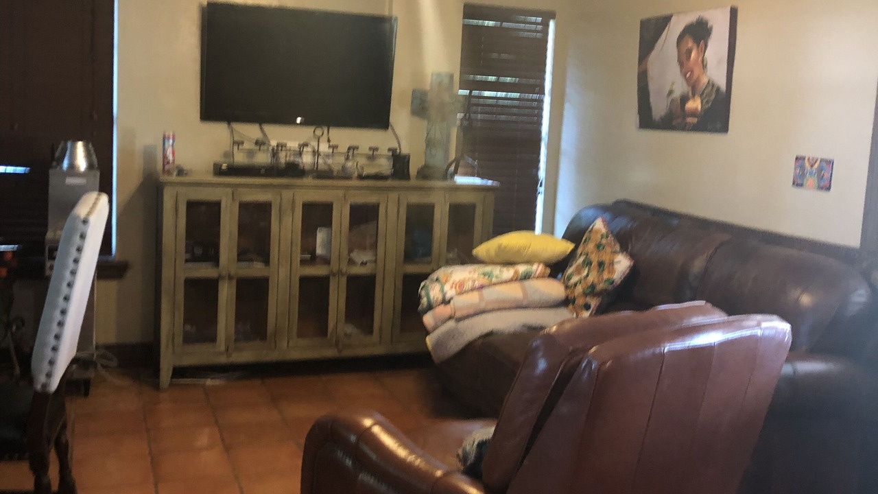 Photo of Livingroom in Uvalde